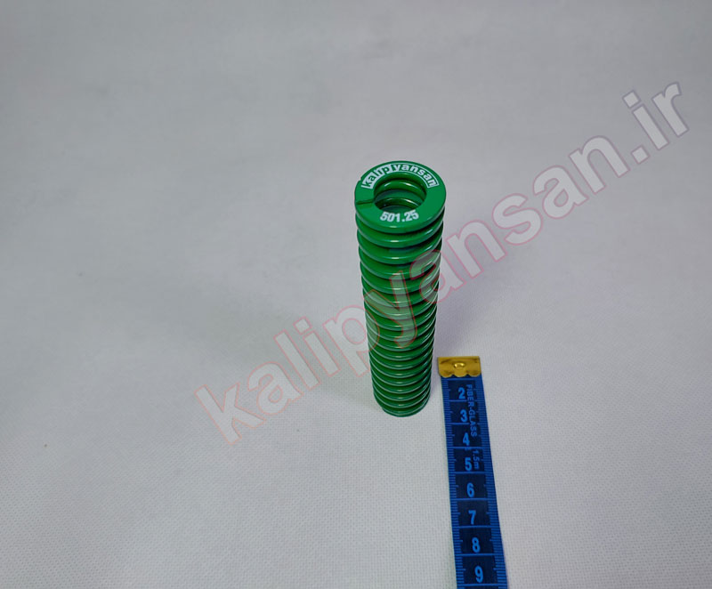 فنر سبز رنگ قالب به قطر 25 و ارتفاع 115
